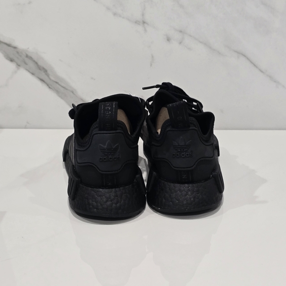 Adidas | Black Sneakers Unisex Size W7 - Picture 5 of 10
